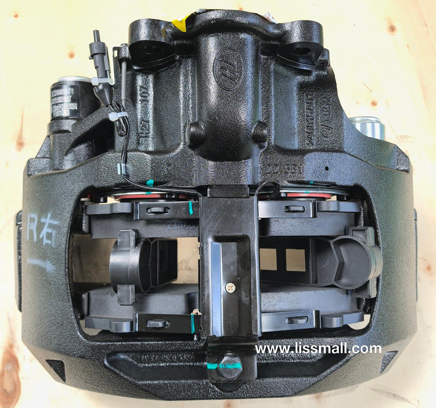 制动钳总成（右） DZ9100440078
